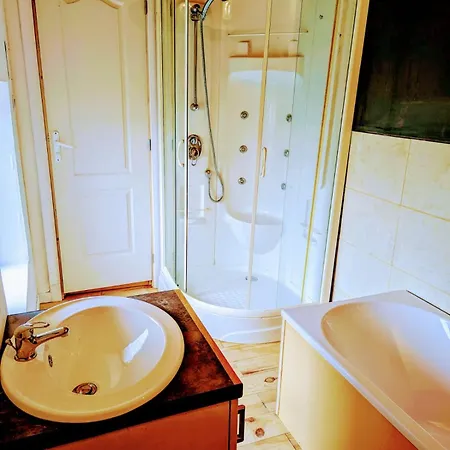 Vineyard With Pool And Hot Tub Holiday home Razac-de-Saussignac