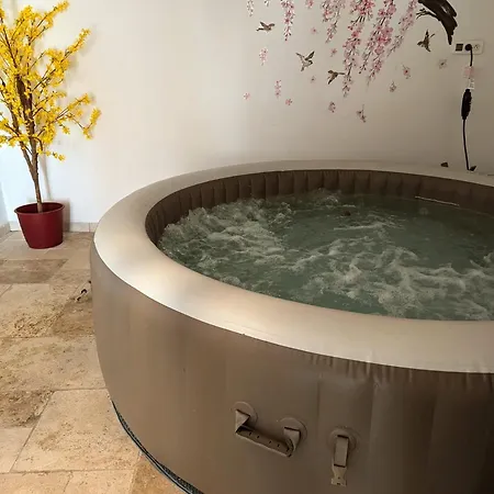 Casa vacanze Vineyard With Pool And Hot Tub