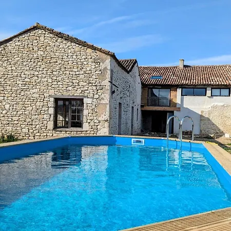 Prázdninový dům Vineyard With Pool And Hot Tub Razac-de-Saussignac