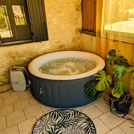 Vineyard With Pool And Hot Tub * Razac-de-Saussignac