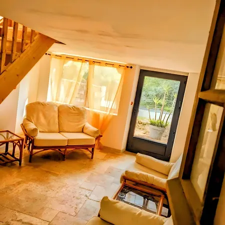 Casa vacanze Vineyard With Pool And Hot Tub