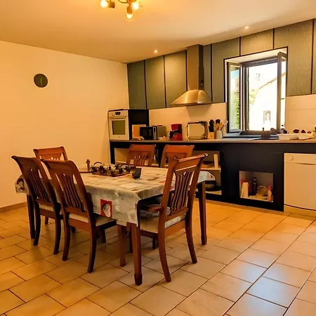 Holiday home Peaceful With Jacuzzi