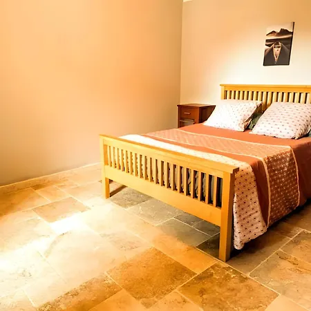 Vineyard With Pool And Hot Tub