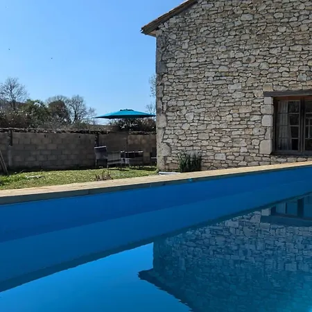 Vineyard With Pool And Hot Tub *